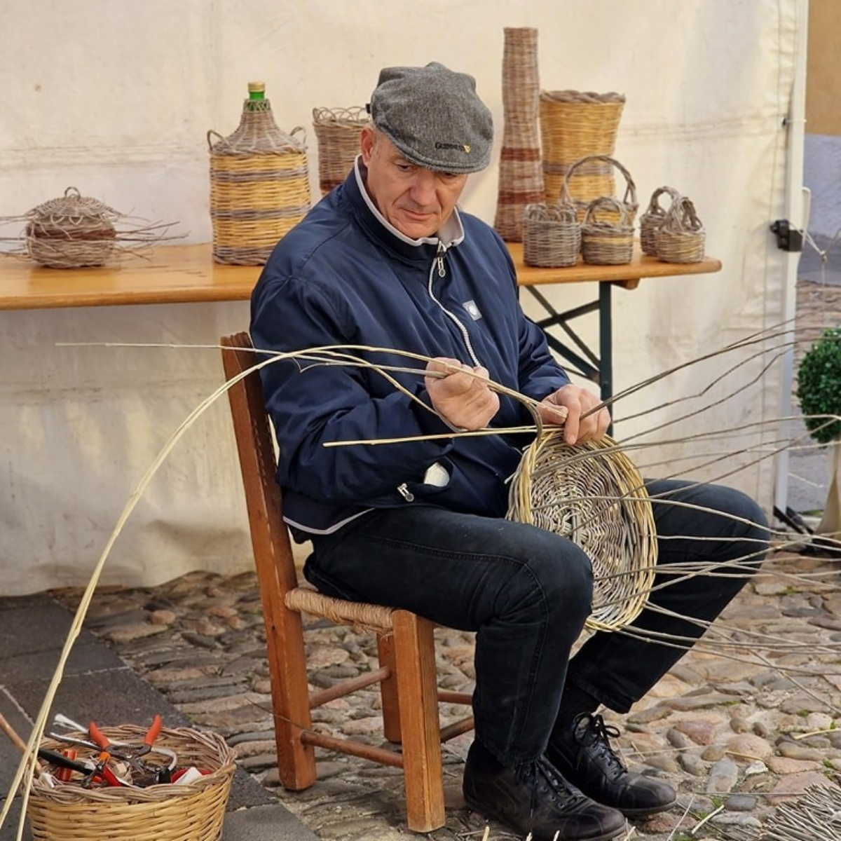 Die Kunst des Korbflechtens: Geschickte Hände und uralte Geheimnisse