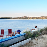 Austernverkostung bei Sonnenuntergang am Strand