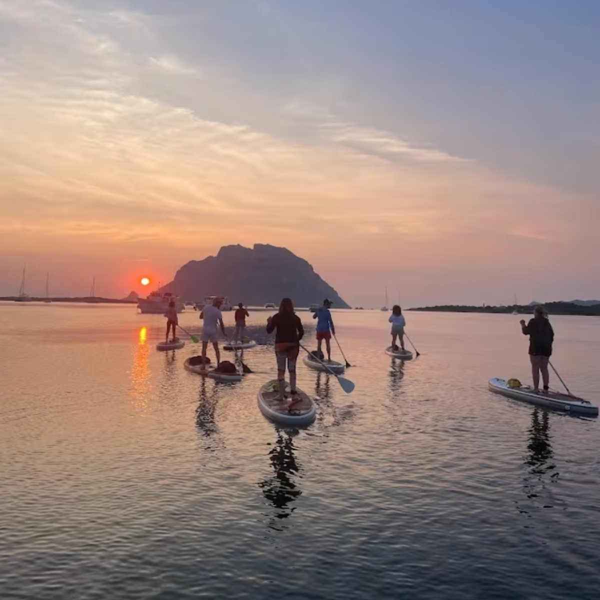 Stand-Up Paddle Tour & Floating Aperitivo